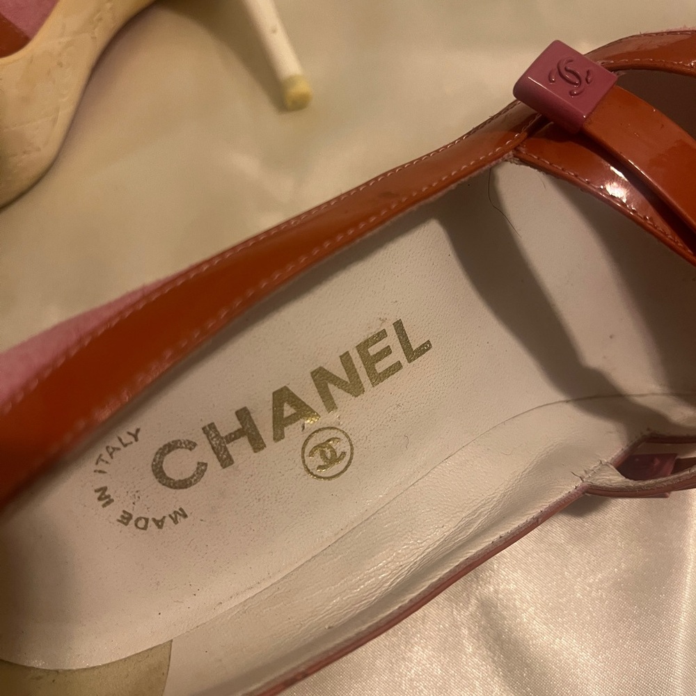 CHANEL Pink and Brown Heels with Bow Accent - Picture 7 of 7